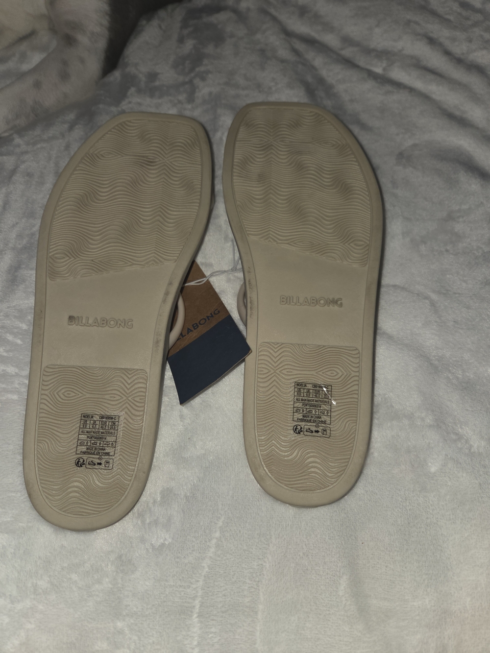 Billabong Women's Beige Minimal Strappy Slide Sandals - Picture 3 of 4